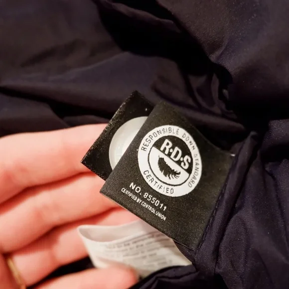 ARITZIA BLACK Super Duper Puff - Picture 10 of 15